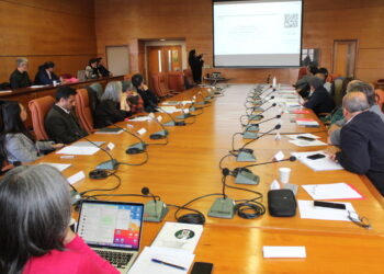 Mesa para el desarrollo frutícola de Los Ríos sesionó en la UACh